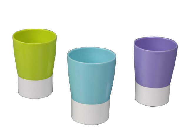 雙色模具廠家制造的水杯 雙色模具廠家制造的水杯